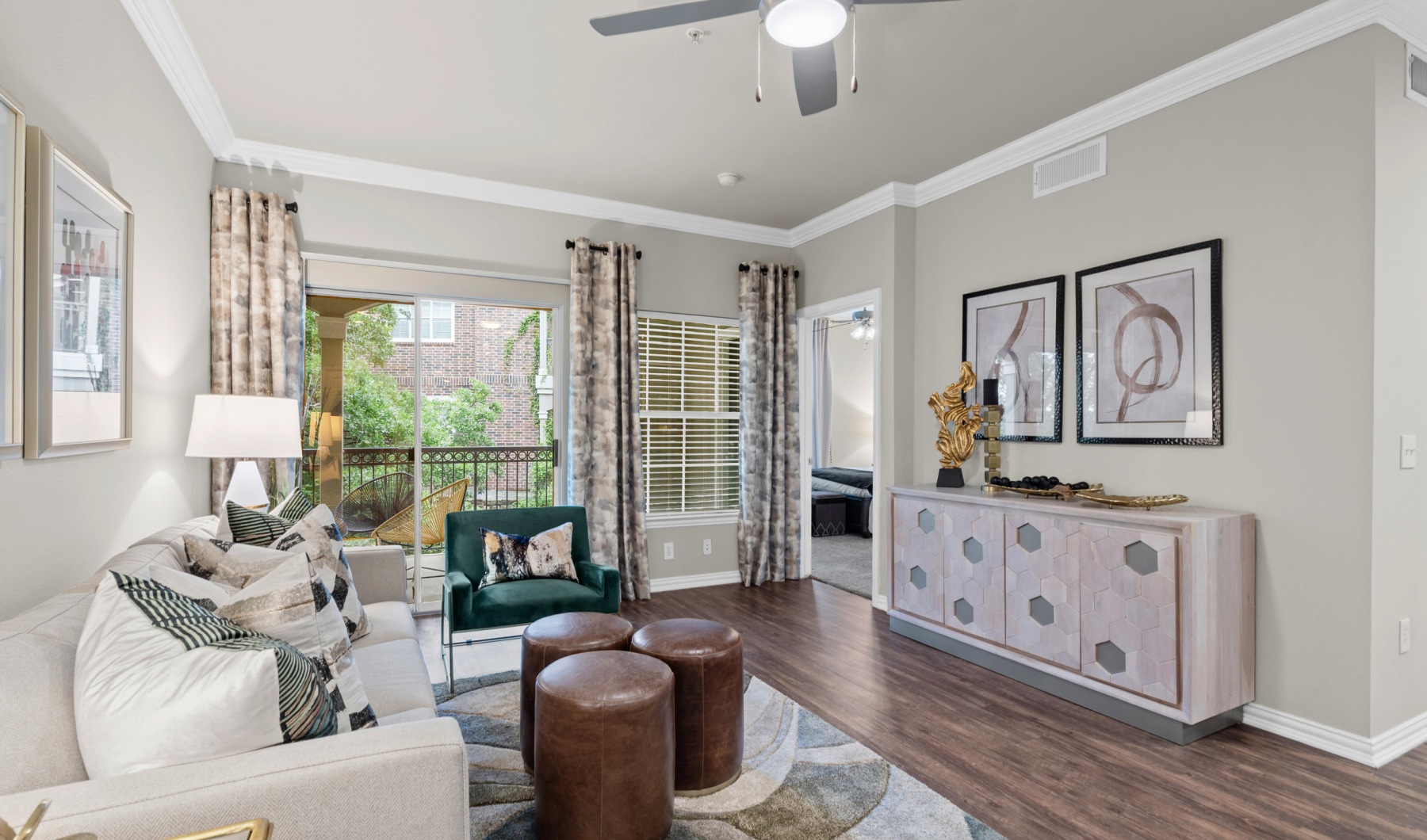Home | Luxury Apartments in Grapevine, TX | Grapevine 2499